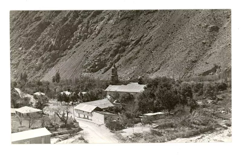 [Iglesia del pueblo de Montegrande]  [fotografía].