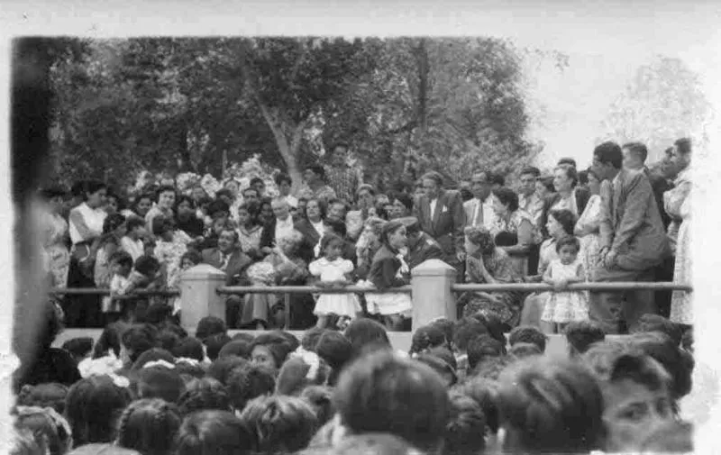 [Homenaje a Gabriela Mistral]  [fotografía].