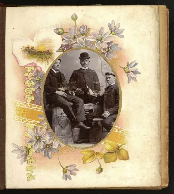 [Álbum de fotografías familiares] :  [fotografía]