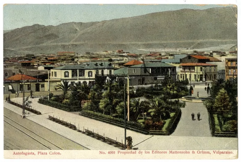 Plaza Colón : [Establecimientos comerciales: "Weir Scott & Ca.", "Pinnau y Ca. Importadores"] [fotografía] Mattensohn & Grimm.