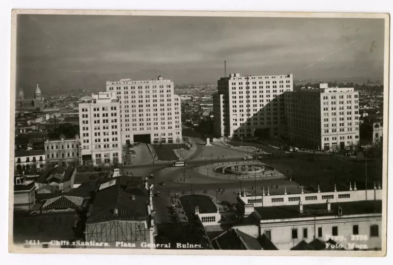 Chile, Santiago - Plaza G. Bulnes  [fotografía] Foto Mora.