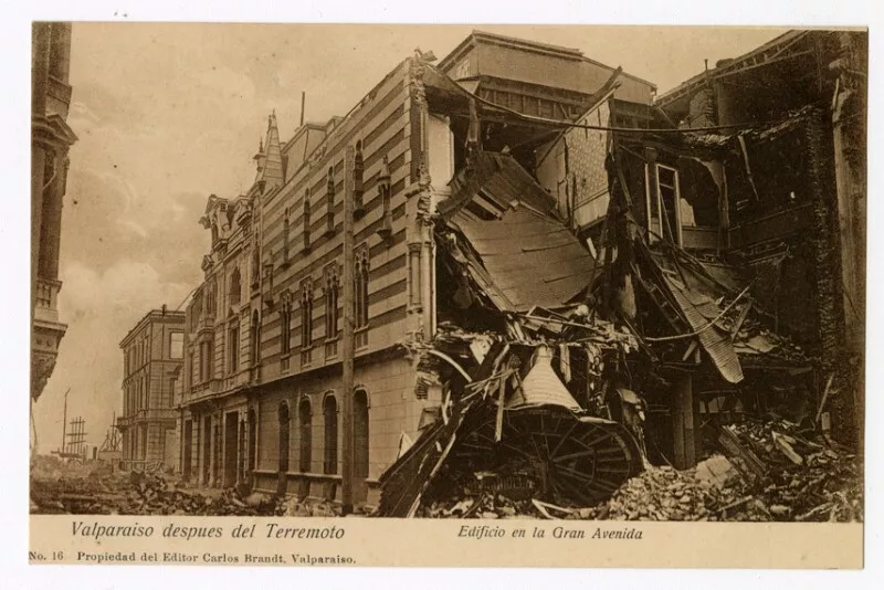 Valparaíso despues del Terremoto : Edificio en la Gran Avenida   Carlos Brandt.