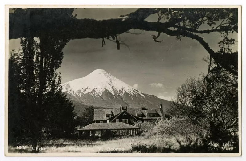 1666 Chile.- Hotel Ensenada, V. Osorno  [fotografía] Foto Mora.