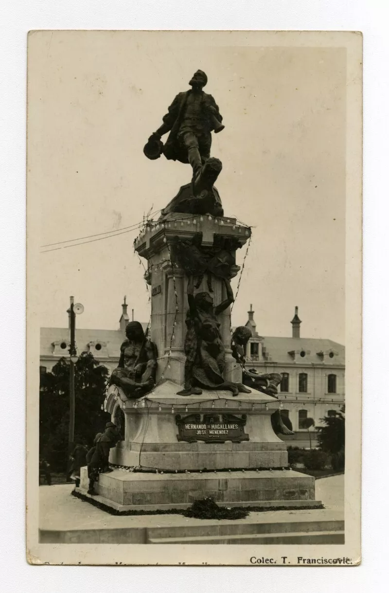 [Monumento a Hernando de Magallanes]  [fotografía] T. Franciscovic.