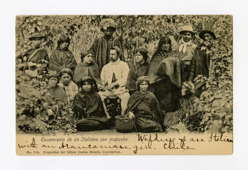 Casamiento de un Italiano con Mapuche - Wedding of an italian with an Araucanian girl. Chile  [fotografía] Carlos Brandt.