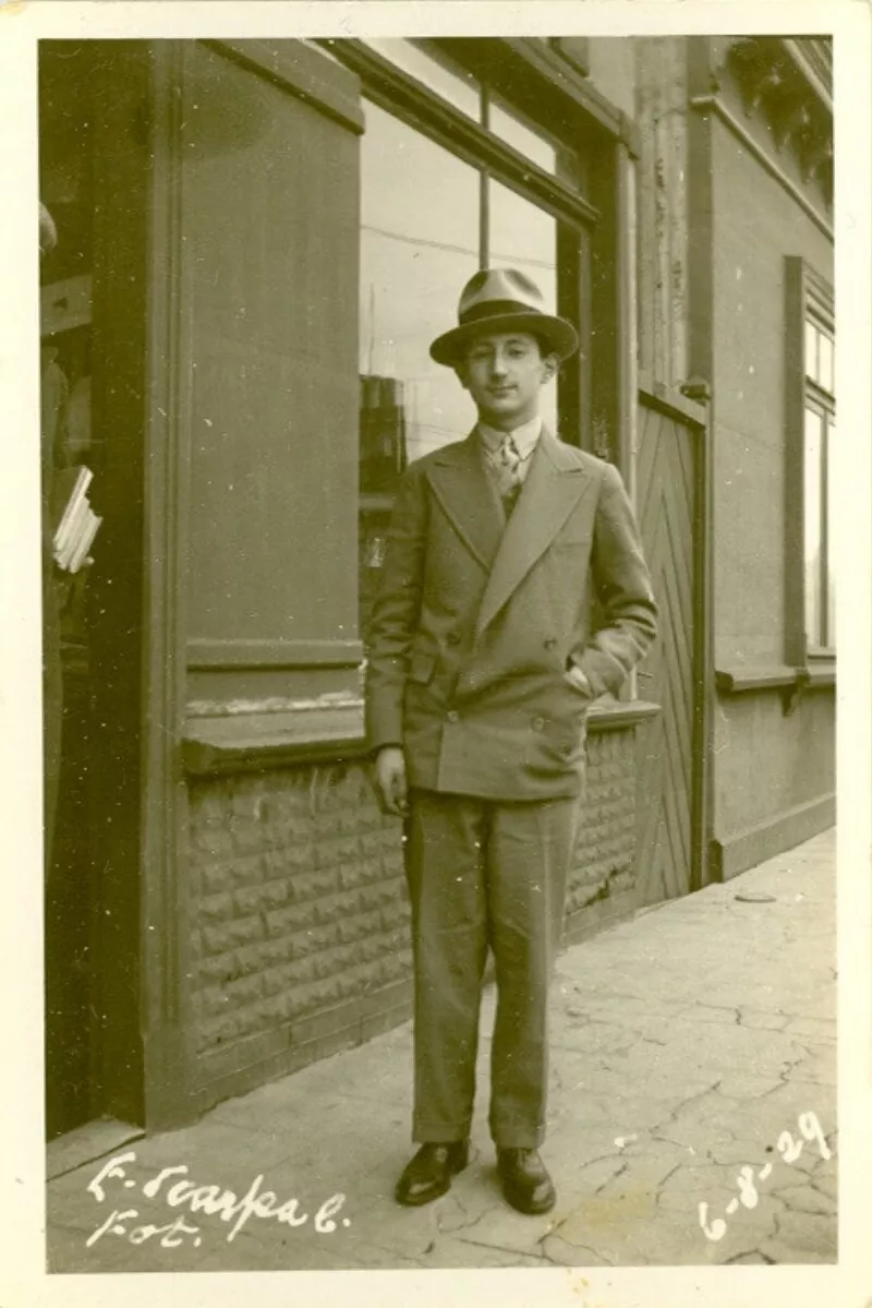 [Retrato de Roque Esteban Scarpa]  [fotografía] Esteban Scarpa Covacevich.