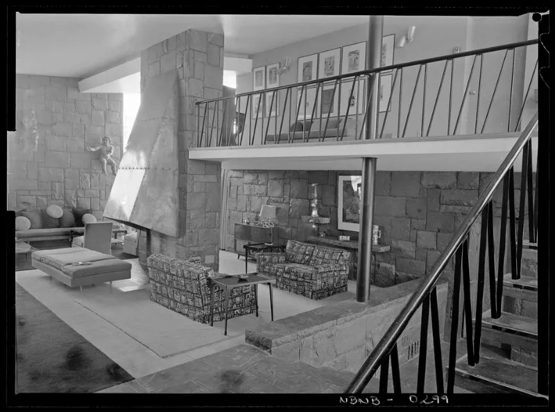 [Interior de una casa]  [fotografía] Antonio Quintana.