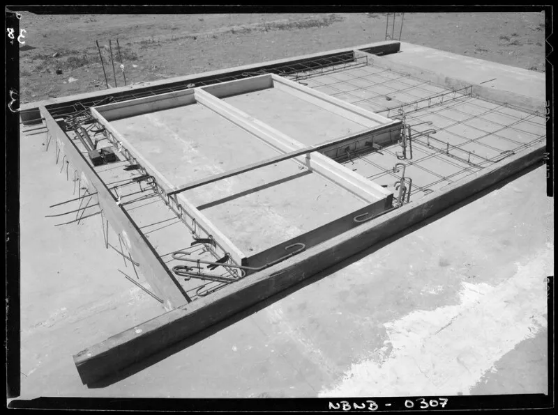 [Cimiento de una construcción]  [fotografía] Antonio Quintana.