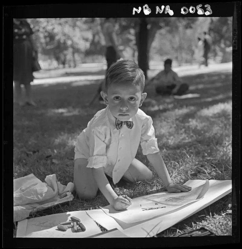 [Concurso de pintura y dibujo infantil Parque forestal 1965]  [fotografía] Antonio Quintana.