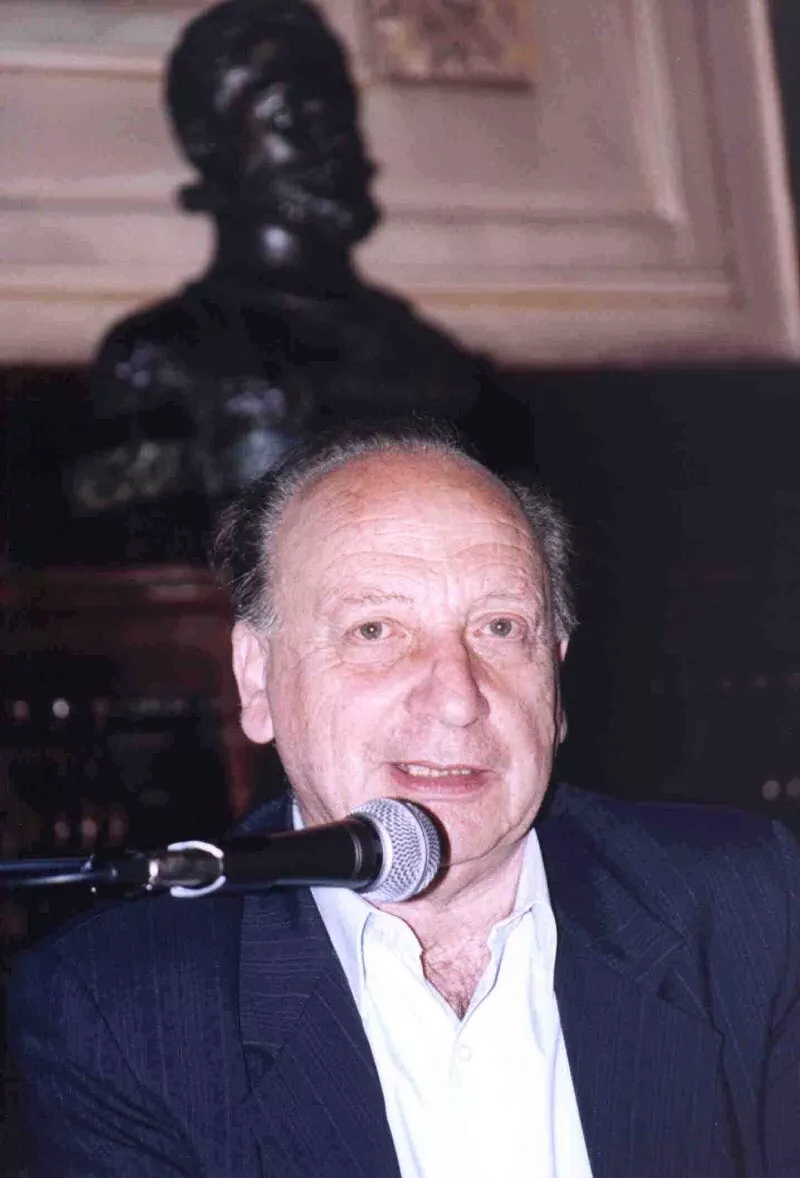 Alfonso Calderón  [fotografía].