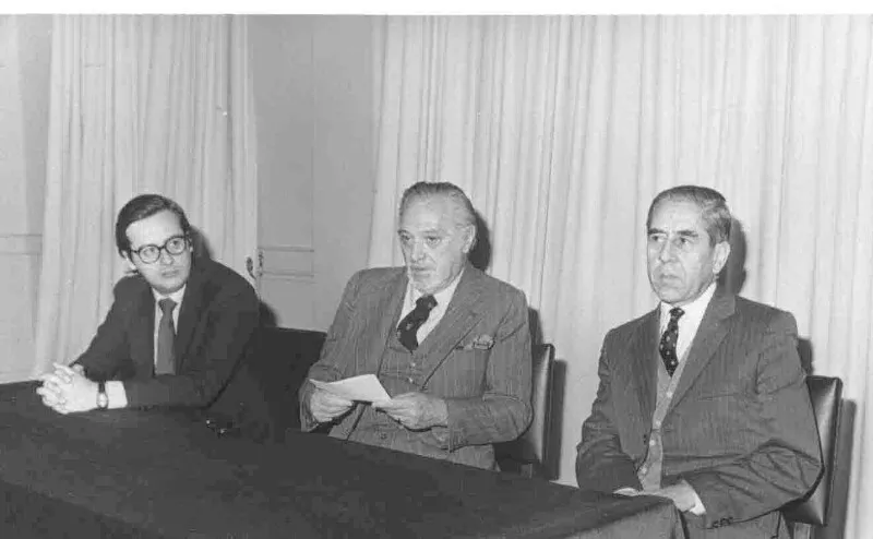 [Conferencia en la Biblioteca Nacional de Chile]  [fotografía].
