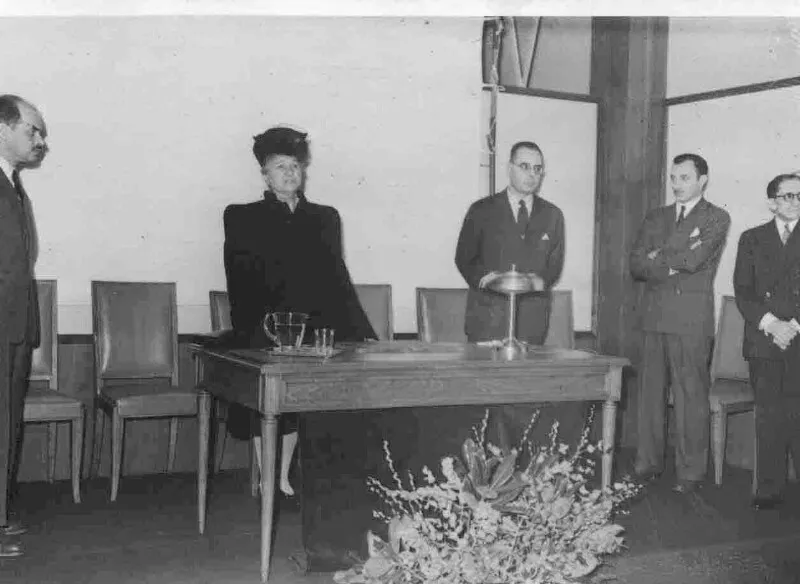 [Conferencia de Maria de Maetzu en Buenos Aires]  [fotografía].