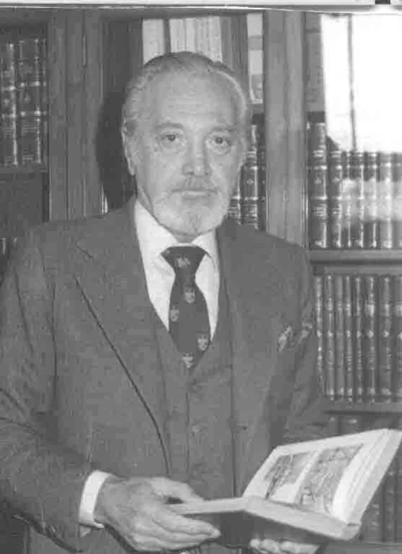 Enrique Campos Menéndez  [fotografía].