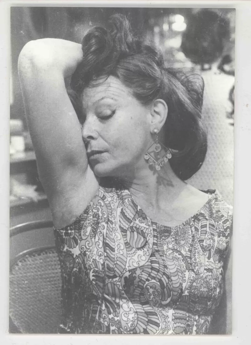 Stella Díaz Varin  [Fotografía].