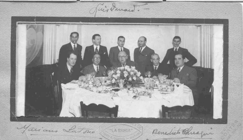 Luis Durand en el restaurant "La Bahía"  [Fotografía].