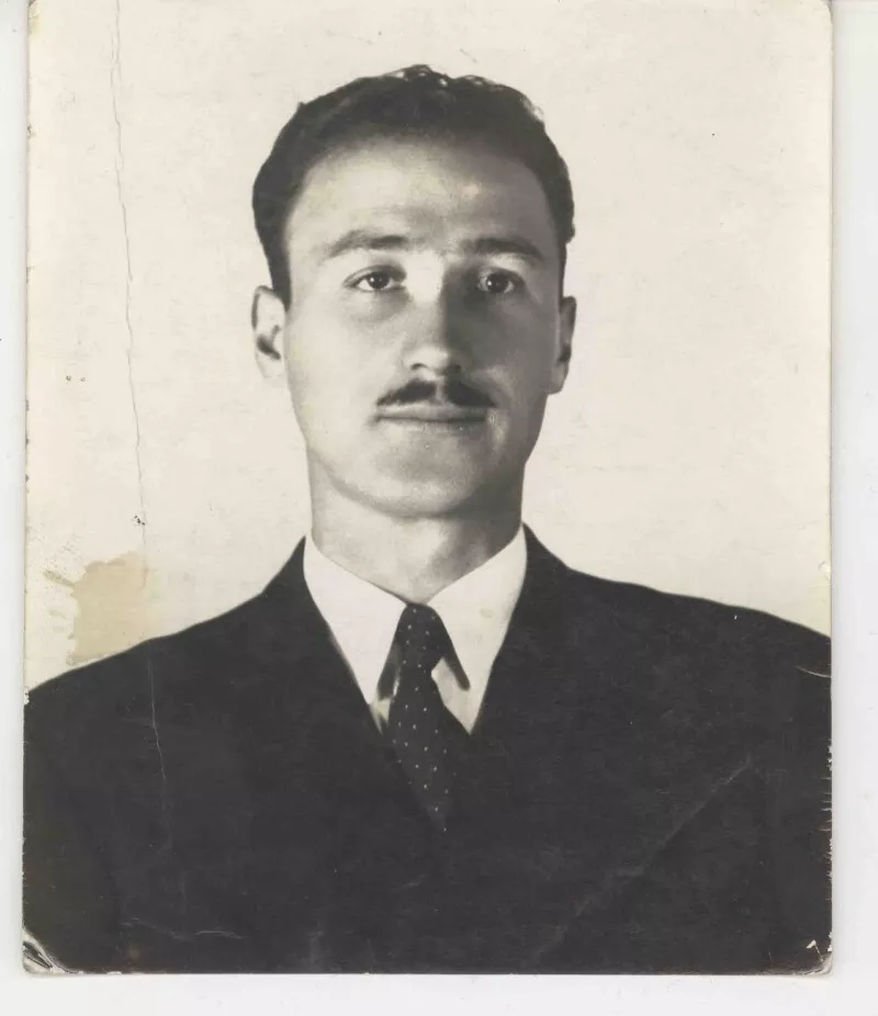 Enrique Gómez Correa  [Fotografía].