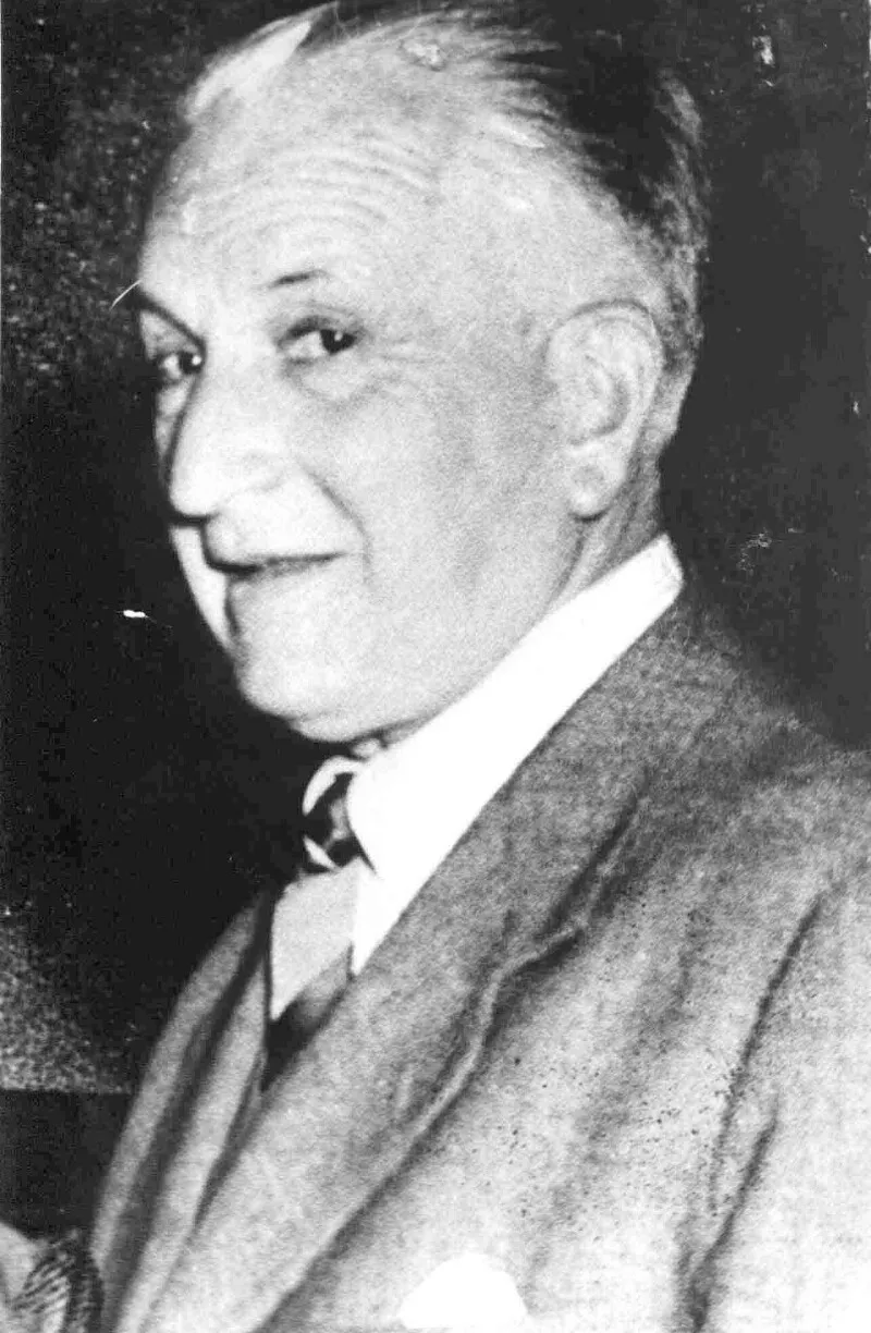 Max Jara  [Fotografía].