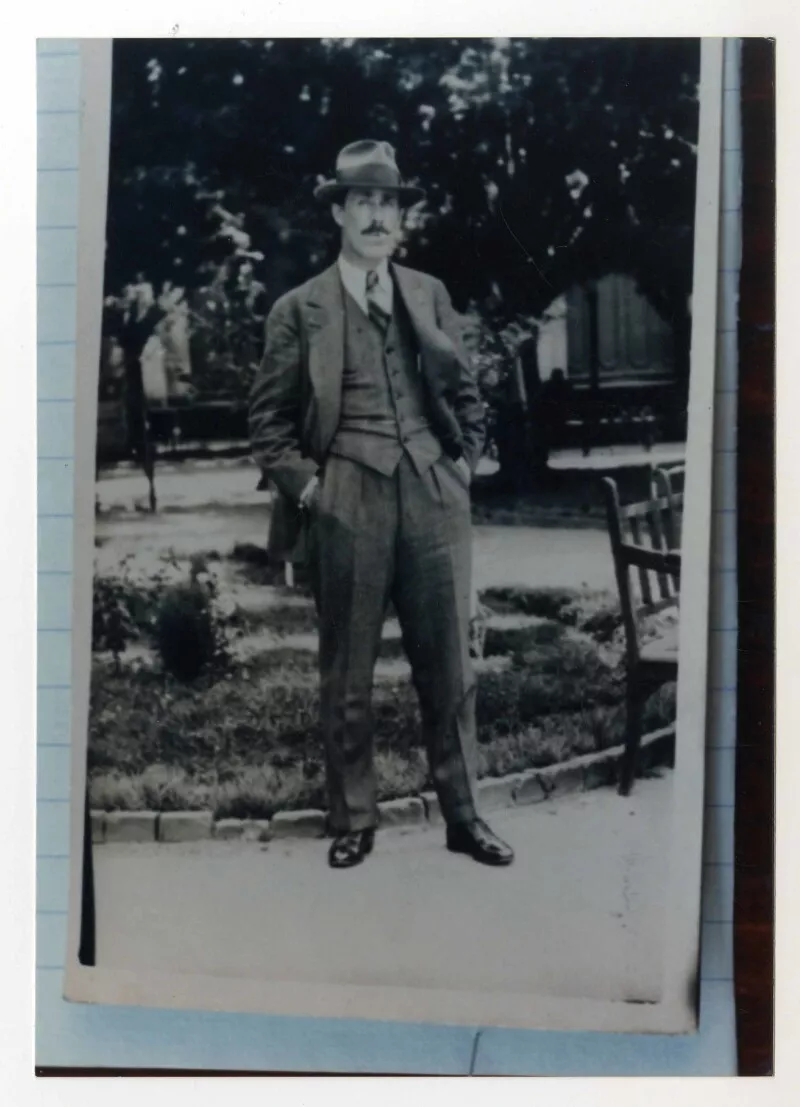 Mariano Latorre  [fotografía].
