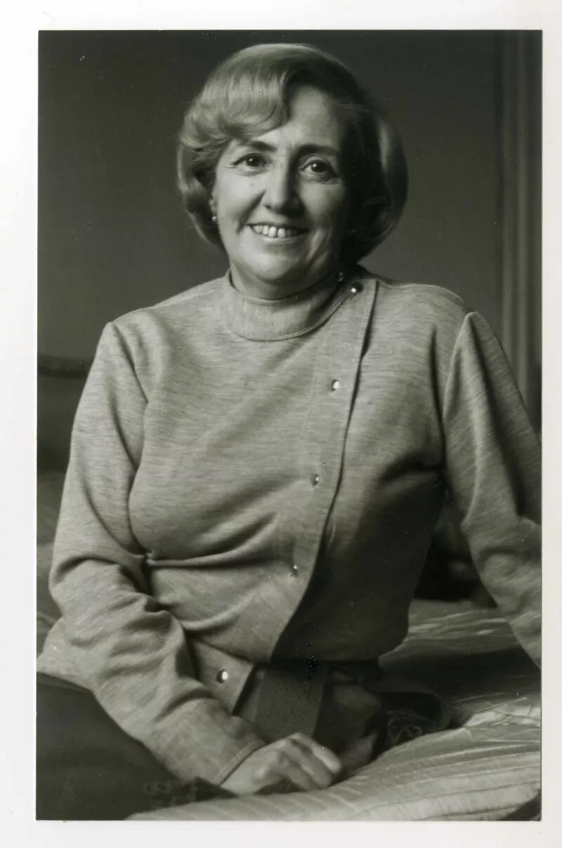 Ester Matte Alessandri  [fotografía].