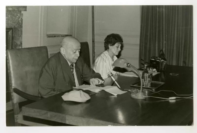 Roberto Meza Fuentes  [fotografía].