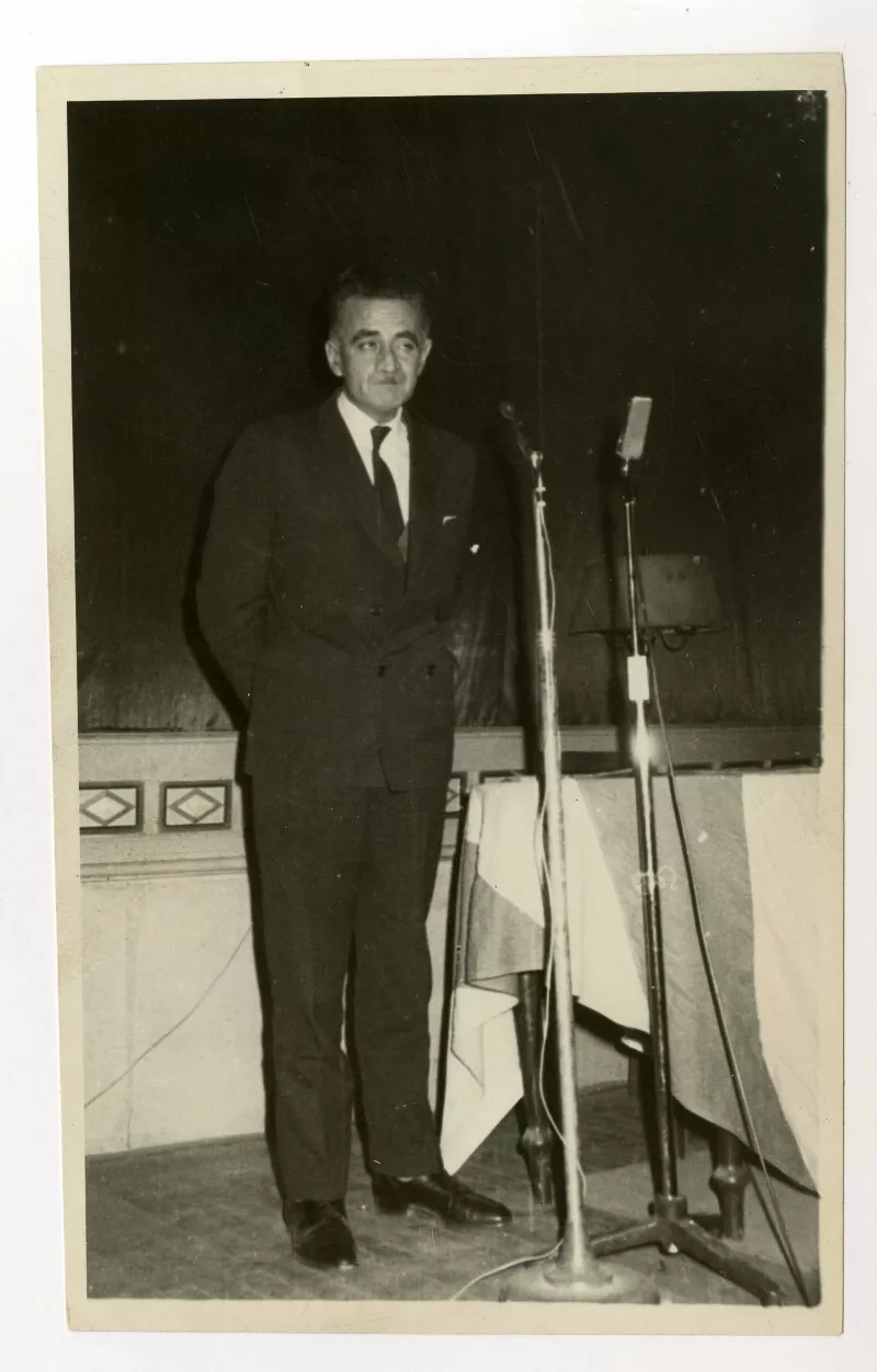 Jorge Millas  [fotografía].