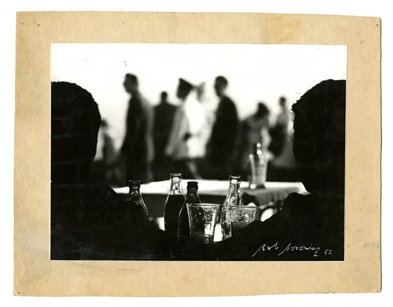 "Sunday Afternoon" [Domingo en la tarde en el bar]  [Fotografía] Bob Borowicz.