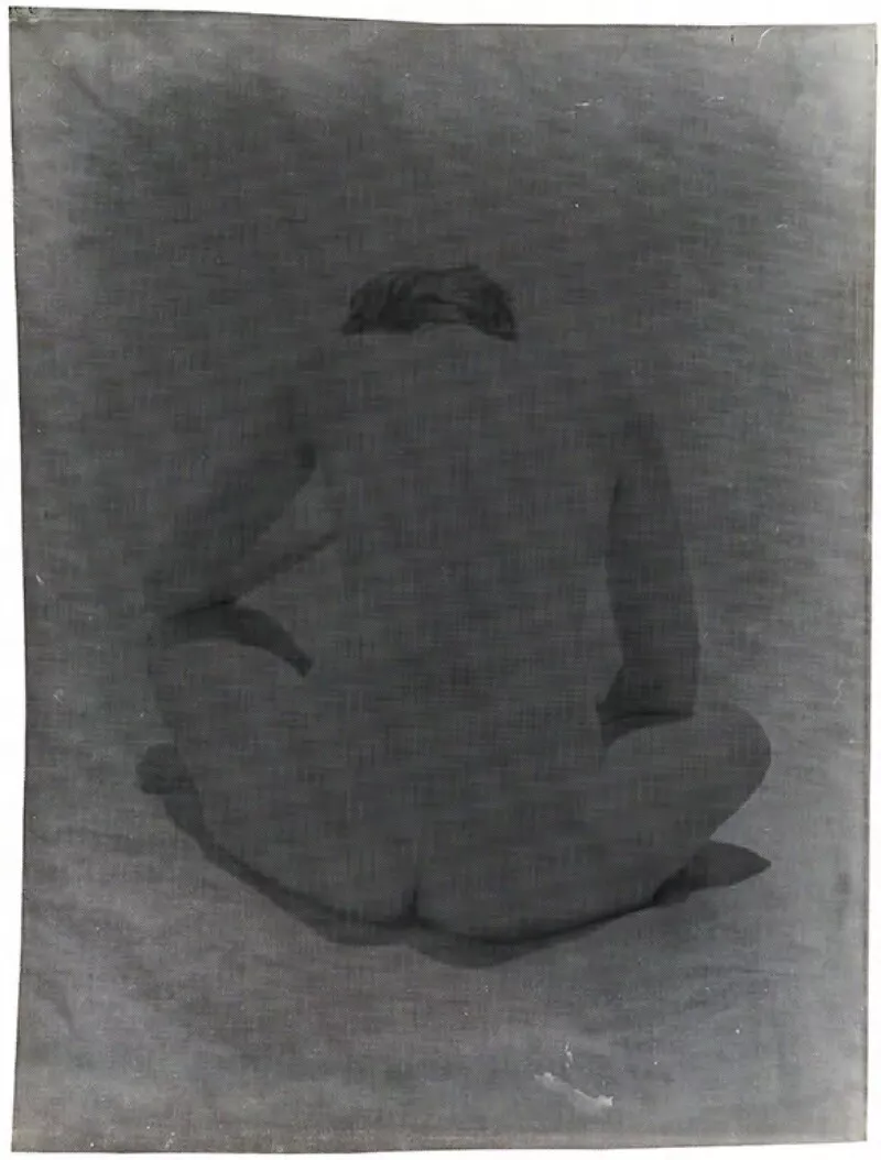 [Desnudo femenino; sentada de espaldas, cabeza inclinada y piernas cruzadas]  [fotografía] Bob Borowicz.