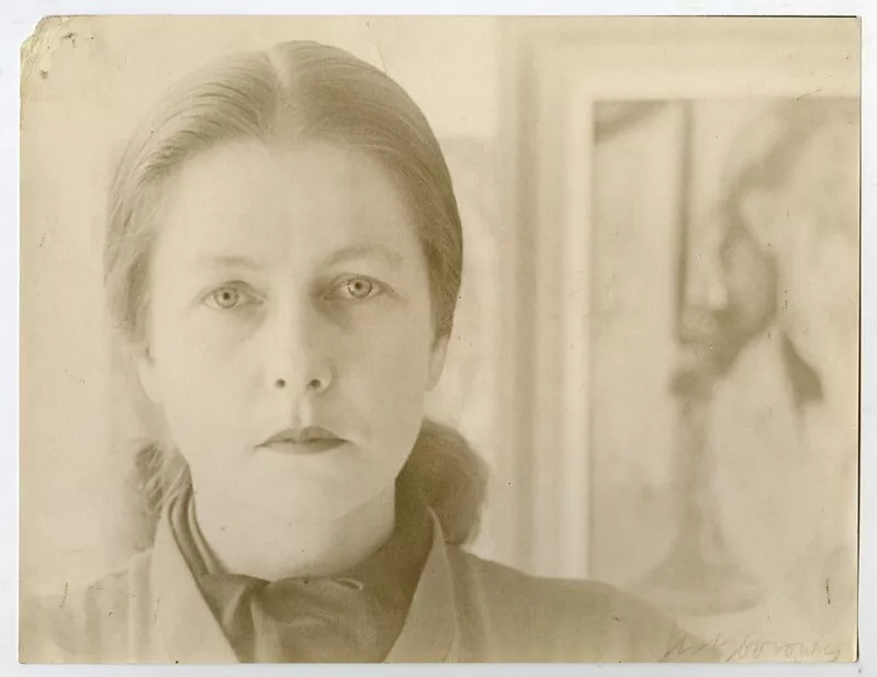 [Retrato de una dama pintora] María Luisa Señoret-Guevara  [fotografía] Bob Borowicz.