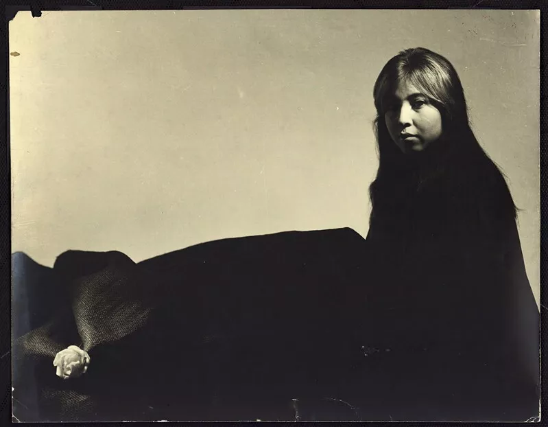 [Retrato femenino]  [fotografía] Bob Borowicz.