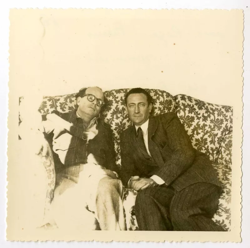 Salvador Reyes y Roger Bésus  [Fotografía].