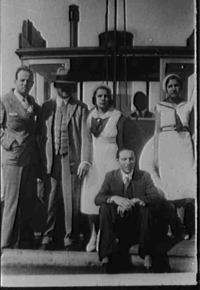 Salvador Reyes y Oreste Plath  [Fotografía].