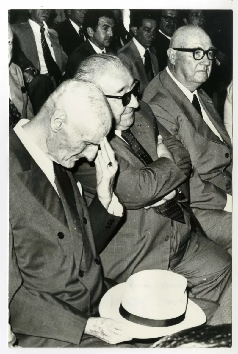 Andrés Sabella  [Fotografía].