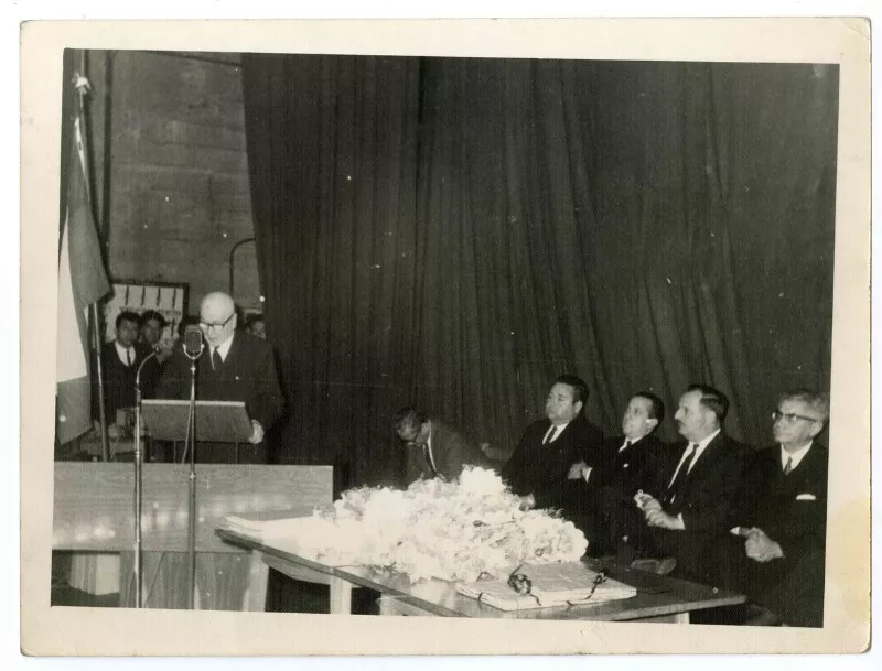 Fernando Santiván  [Fotografía].