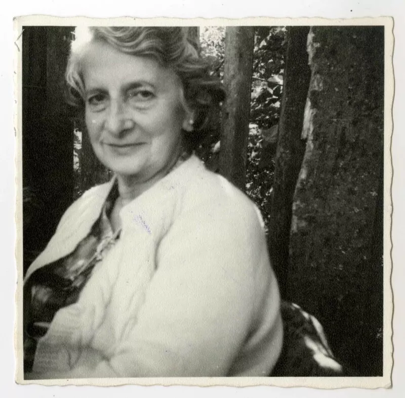 Clarisa Santivañez Puga  [Fotografía].