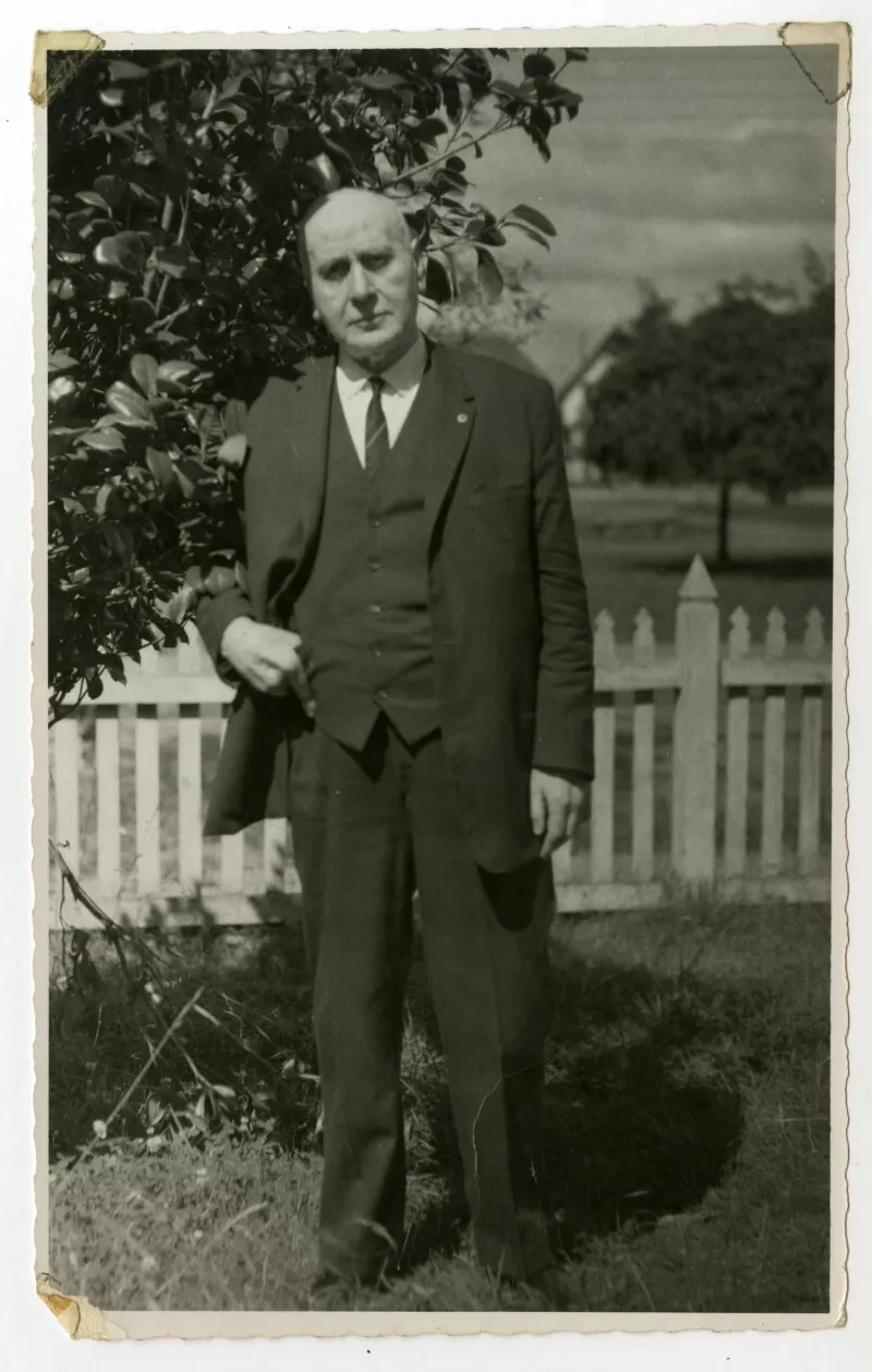 Fernando Santiván  [Fotografía].