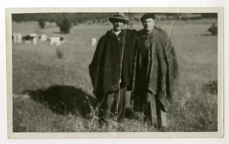 Fernando Santiván y Julio Silva  [Fotografía].