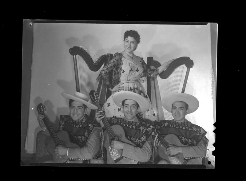 [Cuatro Hermanos Silva].  [fotografía] Alfredo Molina Lahitte.