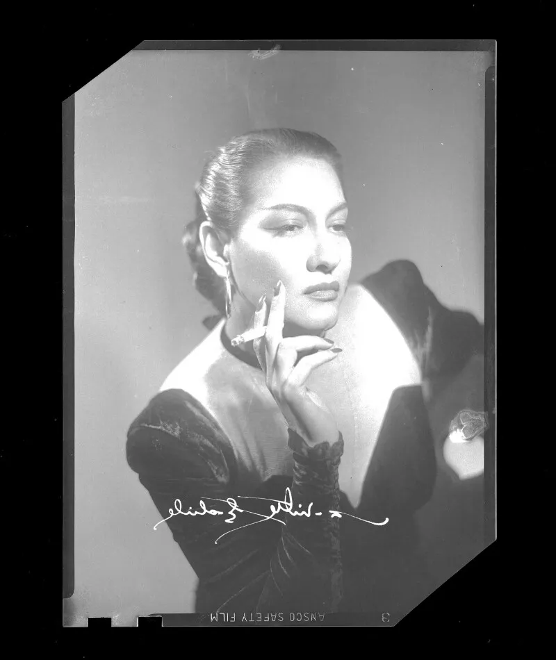[Elvira Ríos]  [fotografía] Alfredo Molina Lahitte.
