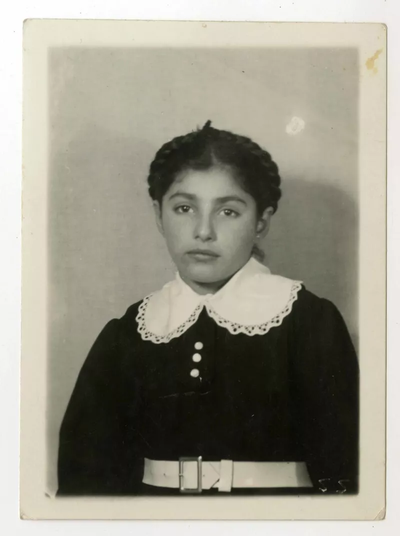[Retrato de una amiga de Ernestina Zúñiga]  [fotografía].