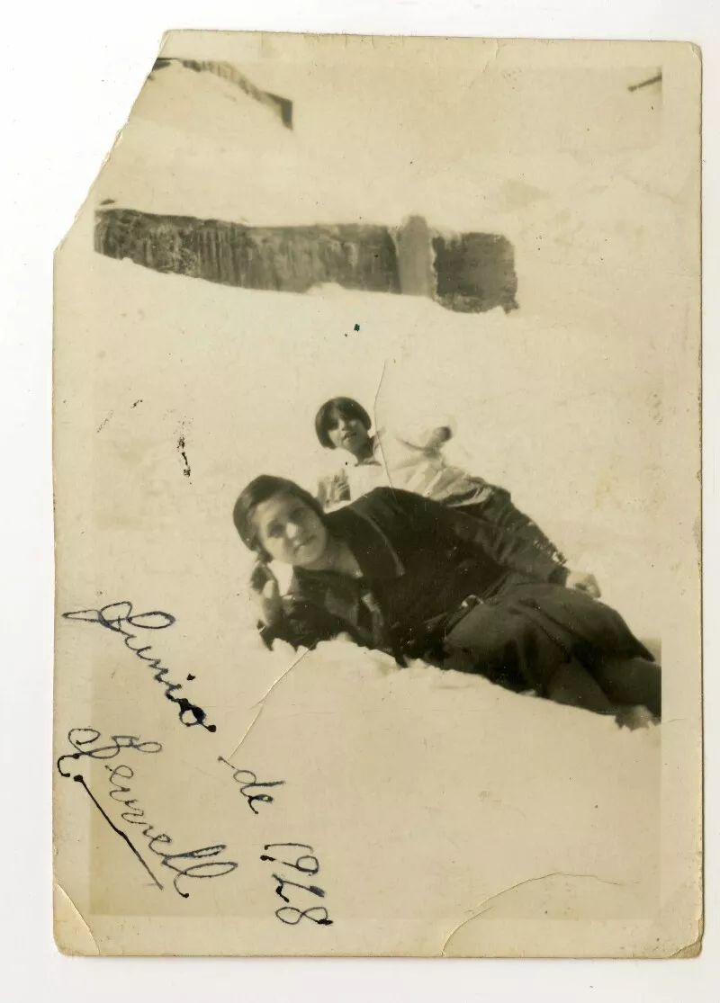[Retrato de una amiga de Ernestina Zúñiga]  [fotografía].