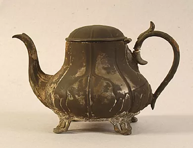 Tetera de un juego de té de la Esmeralda