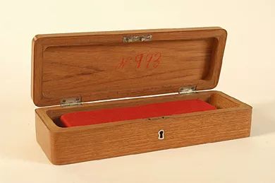 Caja conmemorativa del Huascar 