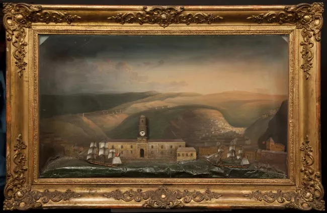 Reloj con artificio mecánico de una vista de Valparaíso