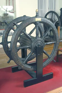 Rueda de timón de la Covadonga
