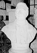 Busto de sacerdote