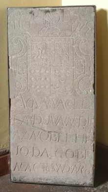 Lápida del sepulcro del Capitán Juan Antonio Díaz de la Puente