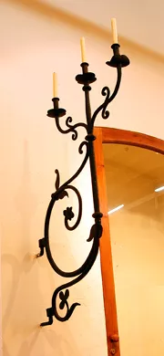Portabujías que perteneció a la Iglesia de las Monjas Rosas