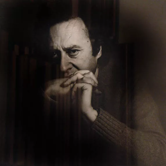 Enrique Lihn, de la serie "Ropa Tendida"