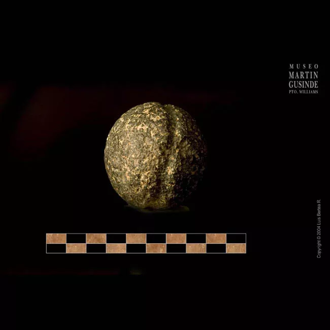 Bola