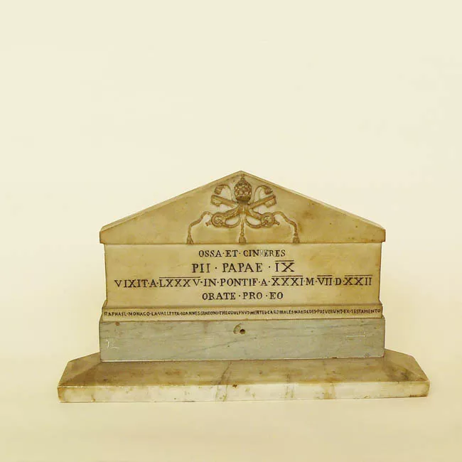 Replica Tumba de Pío IX
